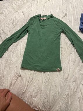 cheeky plum Girls' Green Long-Sleeve Crew Top